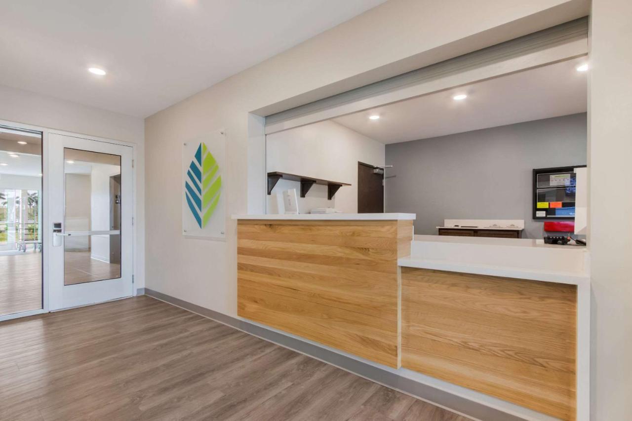 Woodspring Suites Tamarac Exterior photo